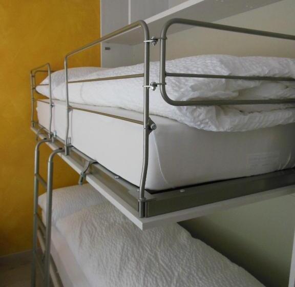 חדר משפחתי, B&b Tencia