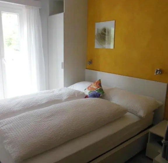Perhehuone, B&b Tencia