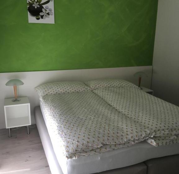 Номер Стандарт с Балконом, B&b Tencia