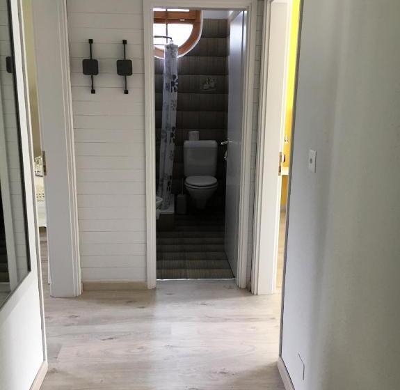Полулюкс, B&b Tencia