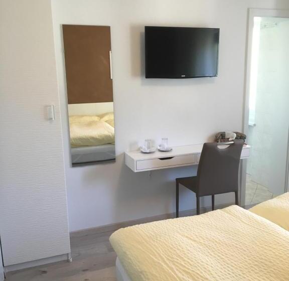 חדר משפחתי מקשר, B&b Tencia