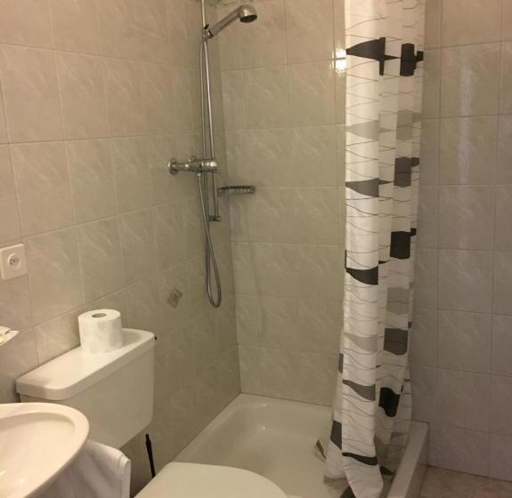 חדר אקונומי לשלושה, B&b Tencia