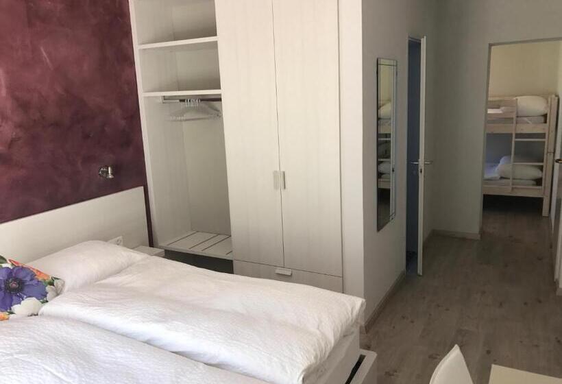 סוויטת ג'וניור עם מרפסת, B&b Tencia