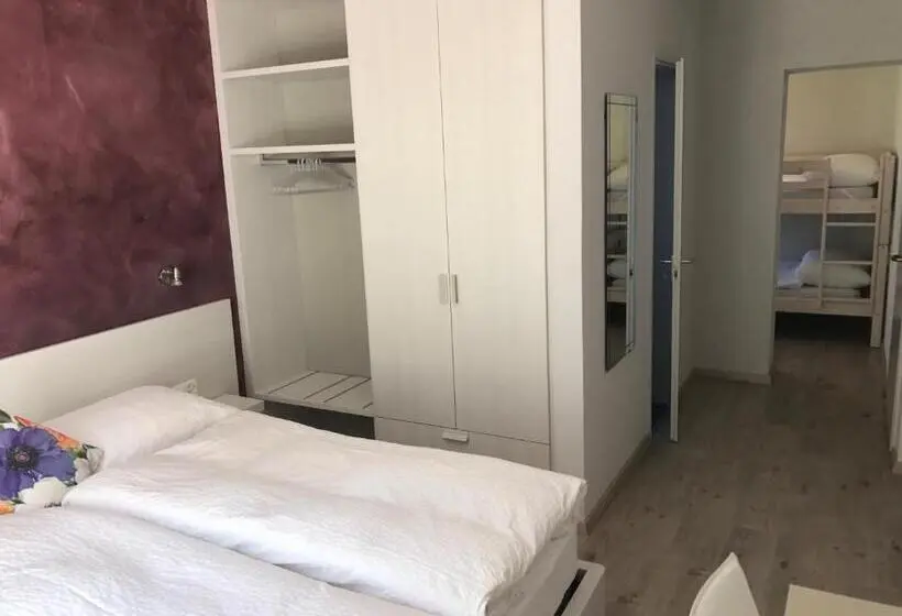 Juniorsviitti Parveke, B&b Tencia