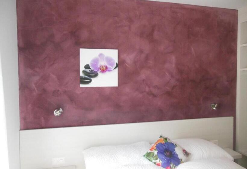 סוויטת ג'וניור עם מרפסת, B&b Tencia