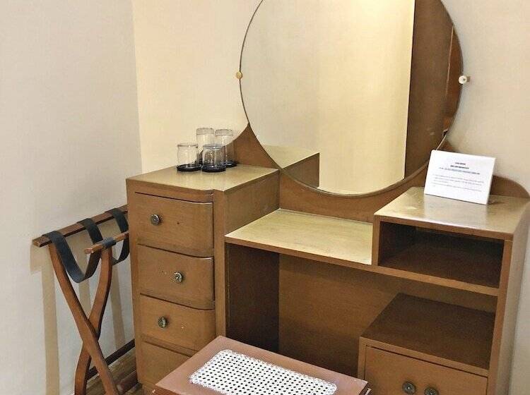 اتاق استاندارد چهار تخته, Casa Roces