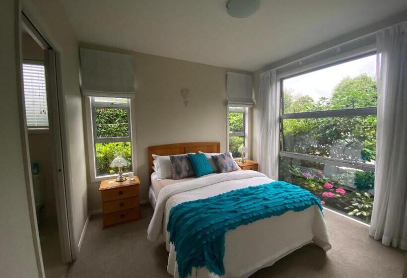 اتاق لوکس, Nottinghill B N B