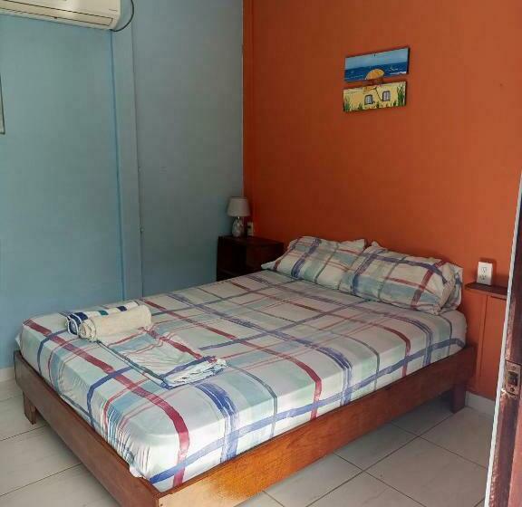 غرفة قياسية, Surfari Bocas