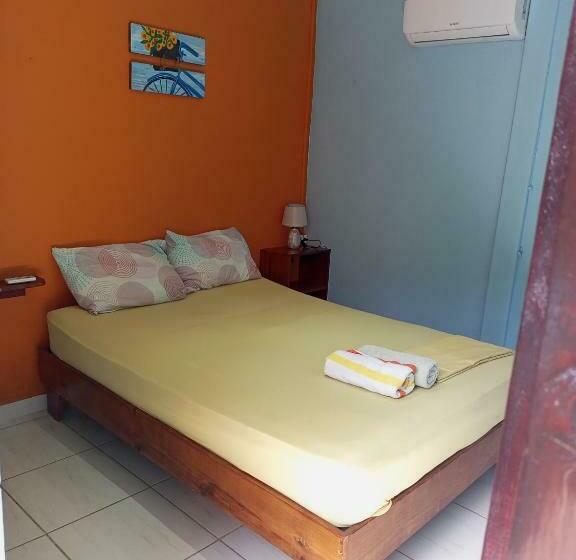 غرفة قياسية, Surfari Bocas