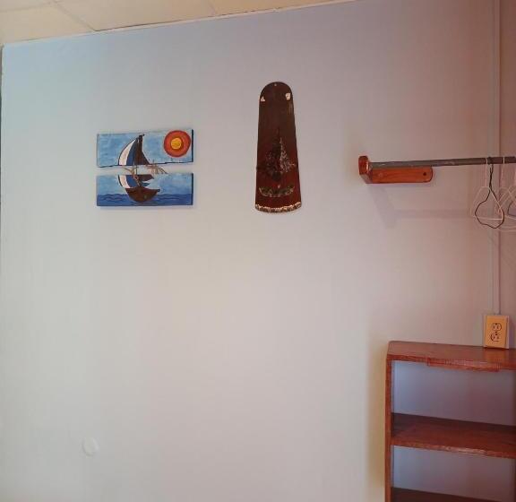 غرفة قياسية, Surfari Bocas