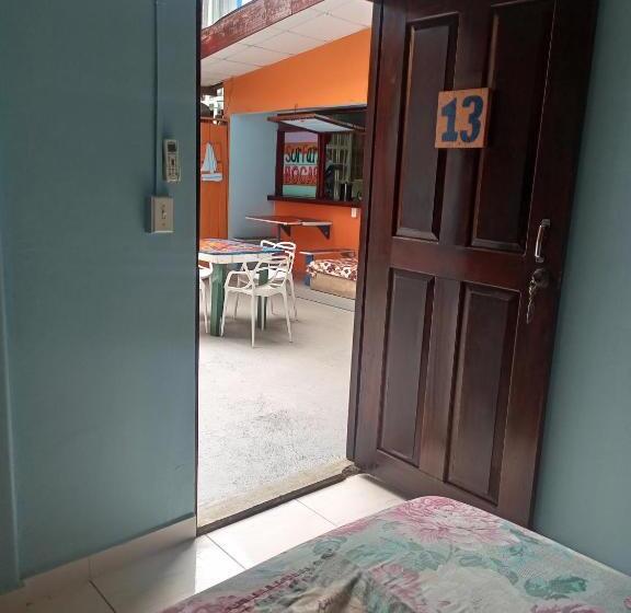 غرفة قياسية, Surfari Bocas