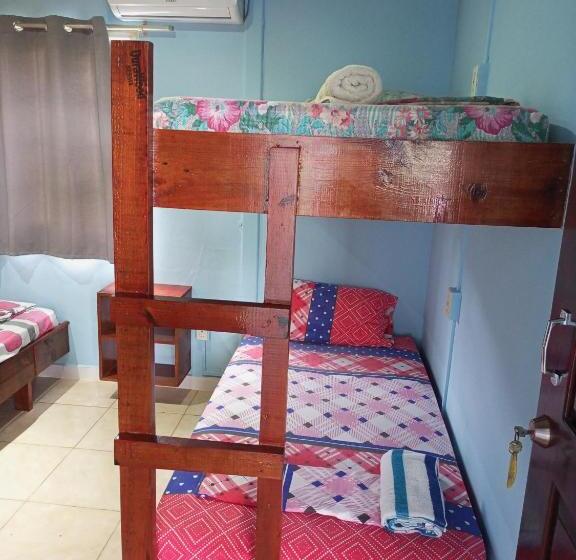 غرفة قياسية رباعية, Surfari Bocas