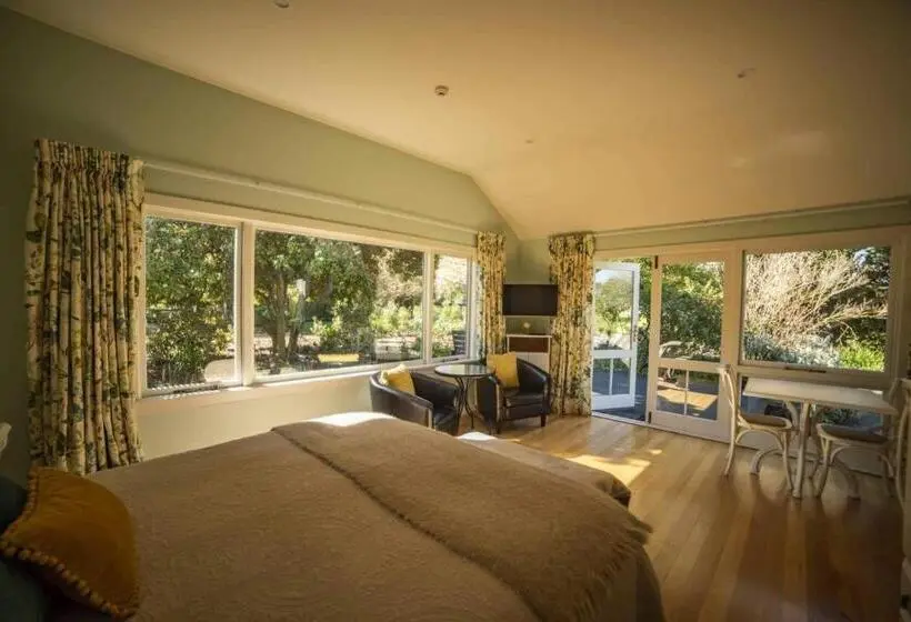 Standard-studio, Waipara River Estate