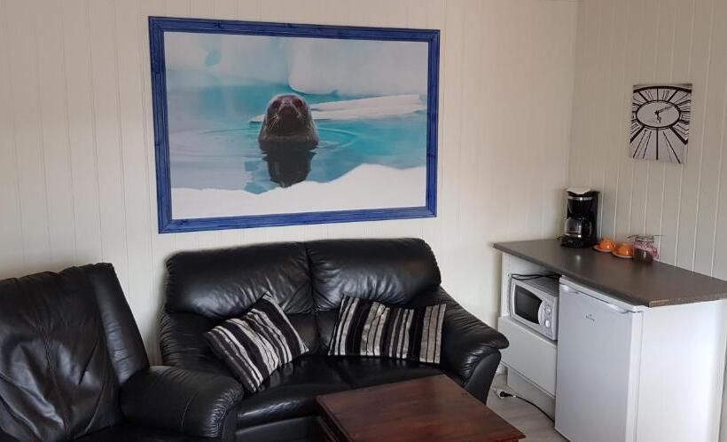 带3个卧室的公寓, Båtsfjord Hotell