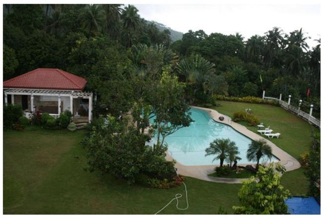 سوئیت جونیور با تراس, Camiguin Highland Resort