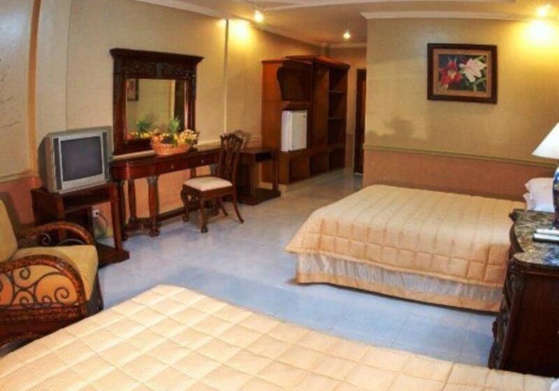 اتاق لوکس با بالکن, Camiguin Highland Resort