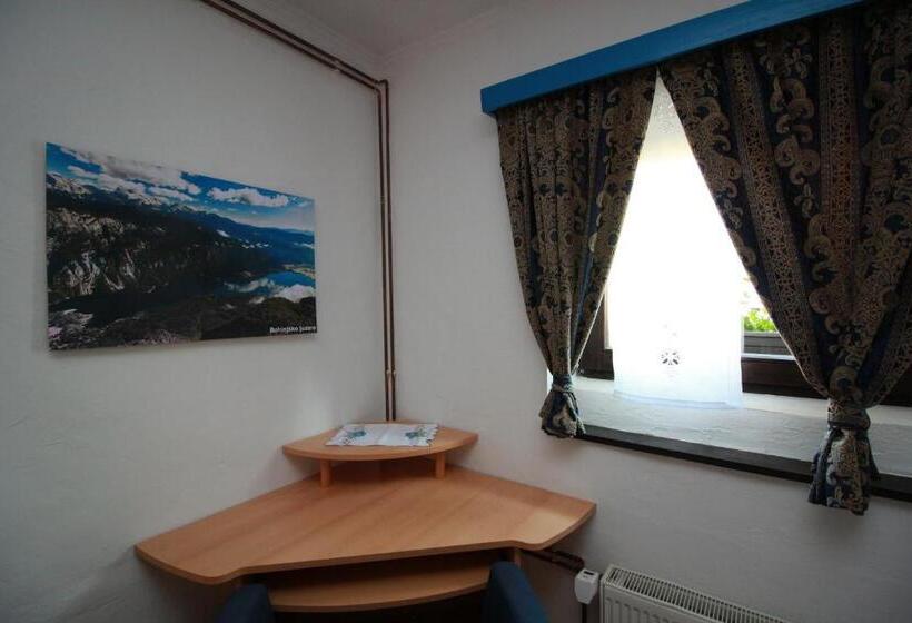 اتاق استاندارد چهار تخته, Guesthouse Veles