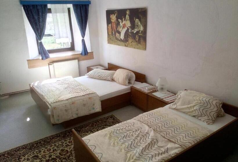 اتاق کلاسیک چهارنفره, Guesthouse Veles