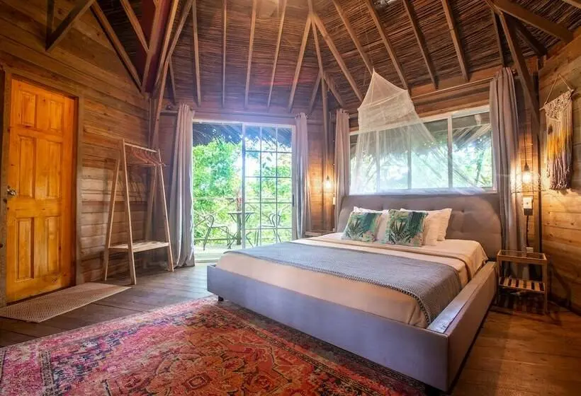 Deluxe-bungalow, Socialtel Red Frog