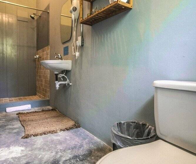 Люкс, Socialtel Red Frog