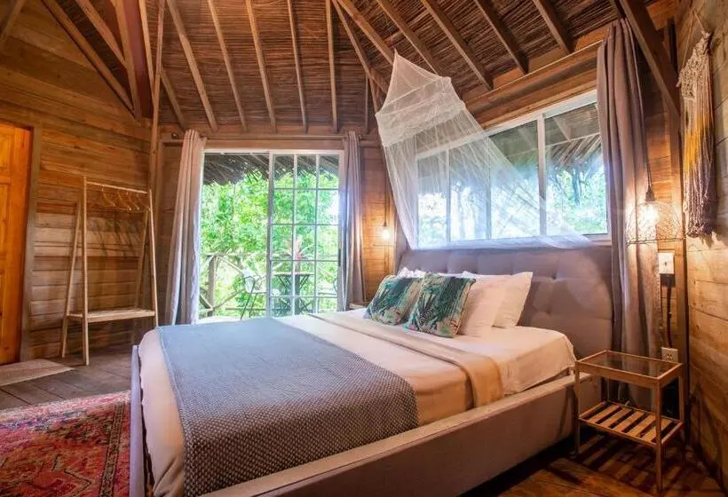 Deluxe-bungalow, Socialtel Red Frog