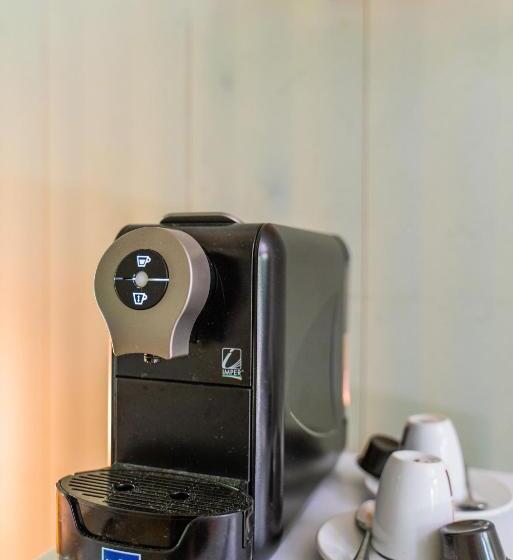 Люкс, Socialtel Red Frog