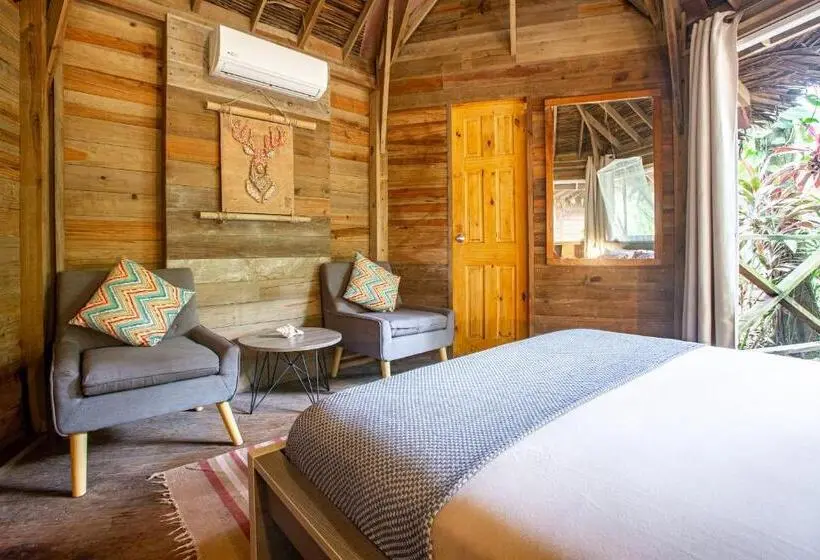 Standard-bungalow, Socialtel Red Frog