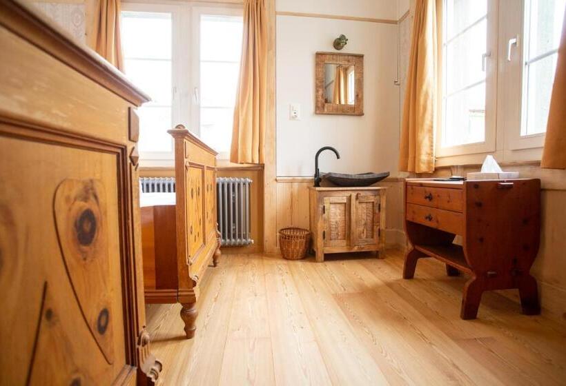 带共用浴室的标准房间, Zunfthaus Zur Rebleuten