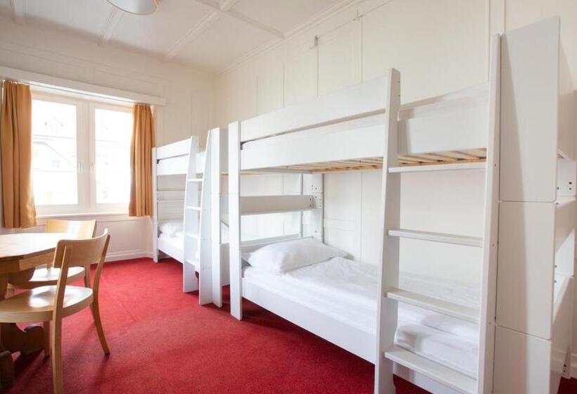 标准四人间共用浴室, Zunfthaus Zur Rebleuten