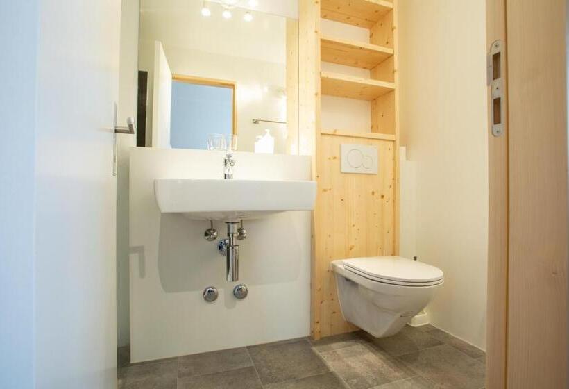 三人经典房间, Zunfthaus Zur Rebleuten