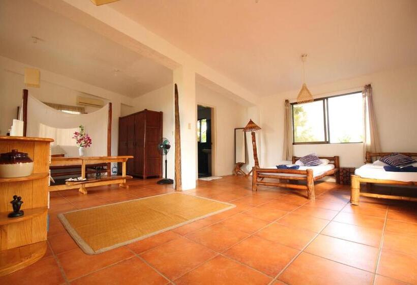 اتاق استاندارد با چشمانداز استخر, The Blue Orchid Resort