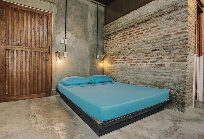 غرفة ديلوكس, The Flying Fish Hostel