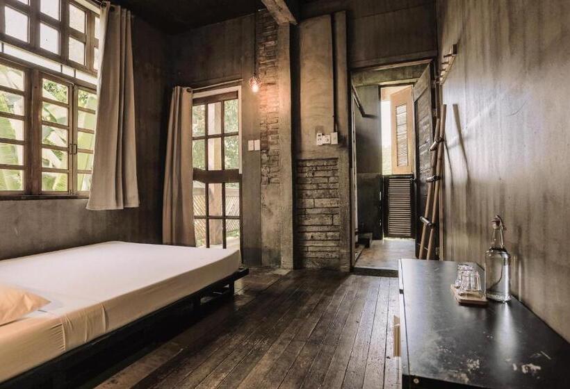 غرفة ديلوكس, The Flying Fish Hostel