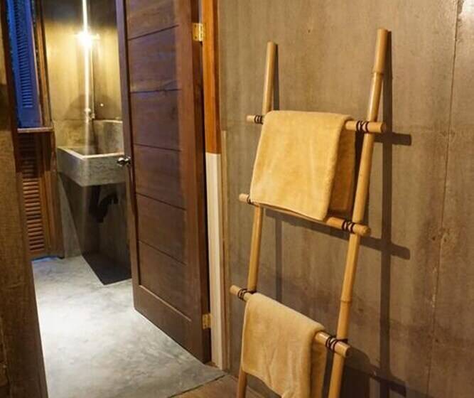 غرفة سوبيريور, The Flying Fish Hostel