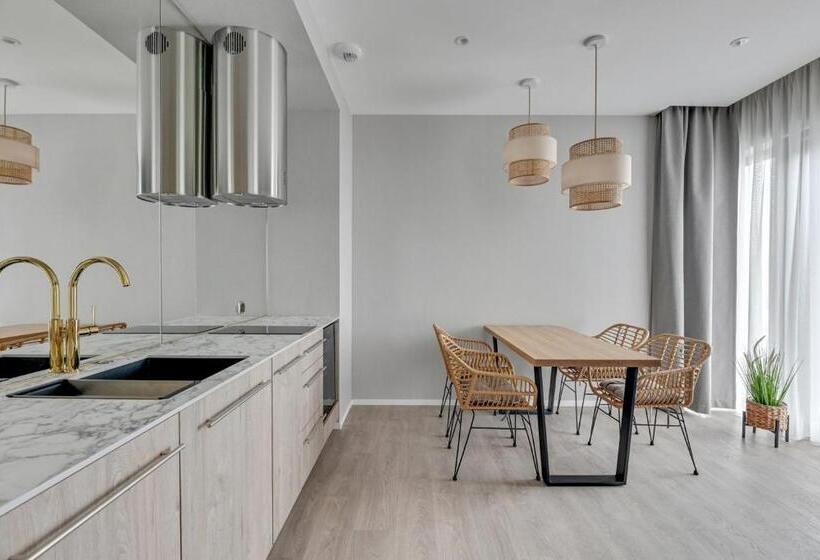 إستوديو قياسى, Grano Hotel Solmarina