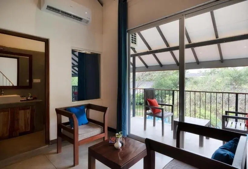 キングサイズベッドのスタンダードルーム, Lario Resort Sigiriya