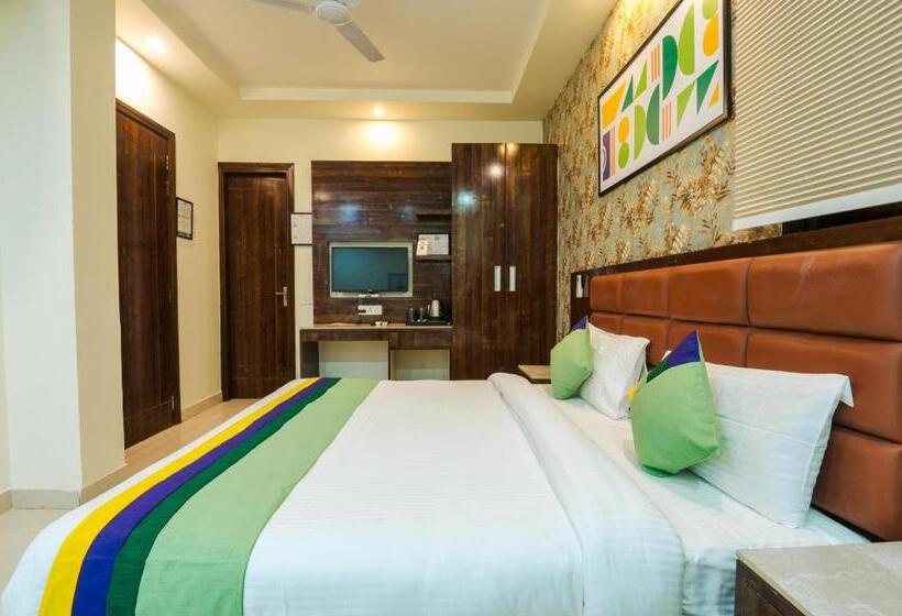 חדר אקונומי, Treebo Sunny Feast