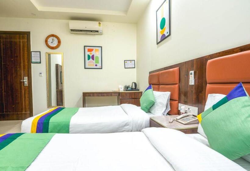 חדר דלוקס, Treebo Sunny Feast