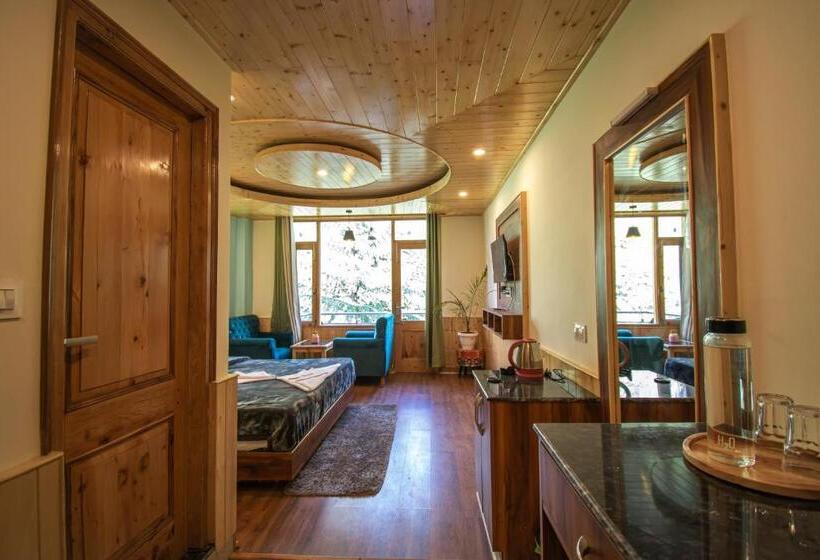 اتاق لوکس با بالکن, The Forest Pinnacle Hostel And Café, Old Manali