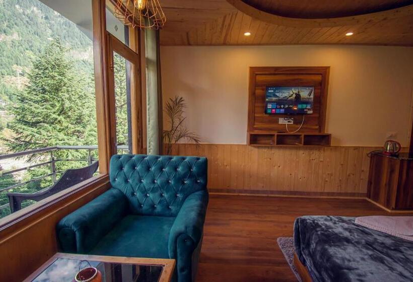 발코니 디럭스 룸, The Forest Pinnacle Hostel And Café, Old Manali