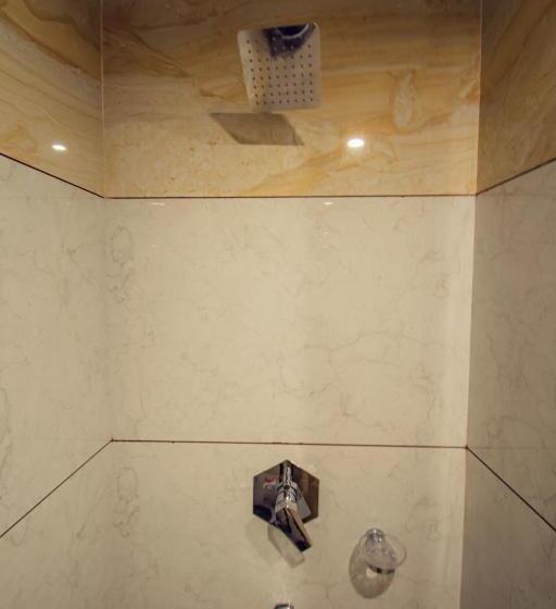 اتاق لوکس با بالکن, The Forest Pinnacle Hostel And Café, Old Manali