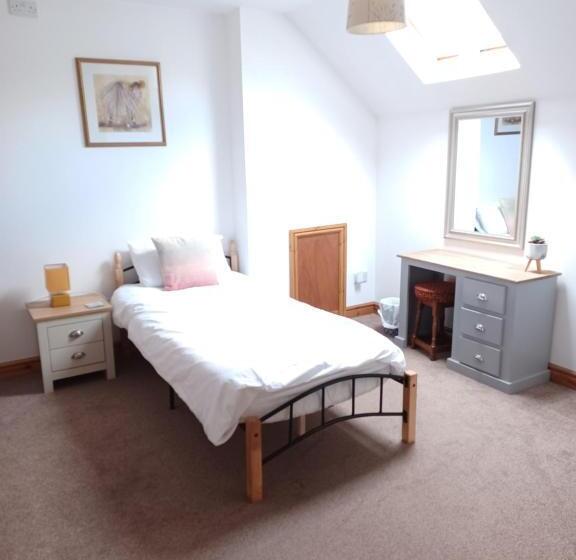 Family Suite, The Bear