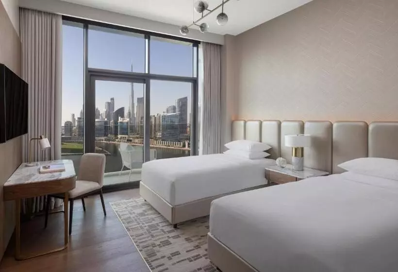 سوئیت با چشم‌انداز کانال, Intercontinental Residences Dubai Business Bay, An Ihg