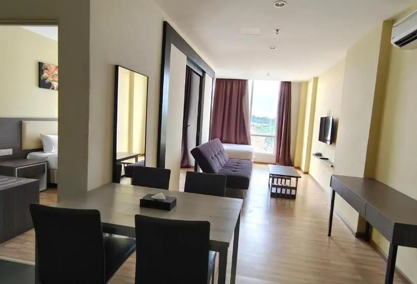 デラックスの４人部屋, Metrasquare