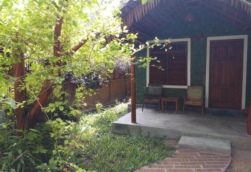 Трехместный Номер Стандарт Вид на Сад, Inn On The Bay