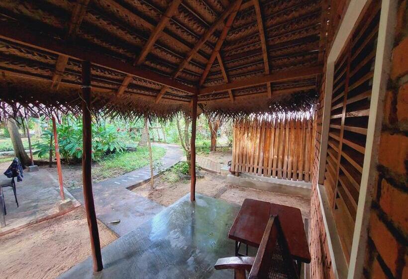 이코노미 트리플 룸, Inn On The Bay