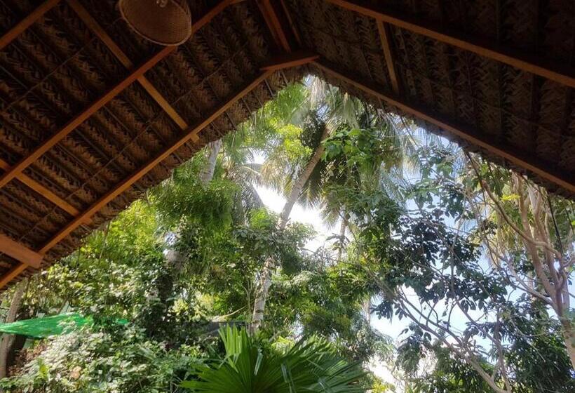 스탠다드 룸 킹사이즈 침대, Inn On The Bay