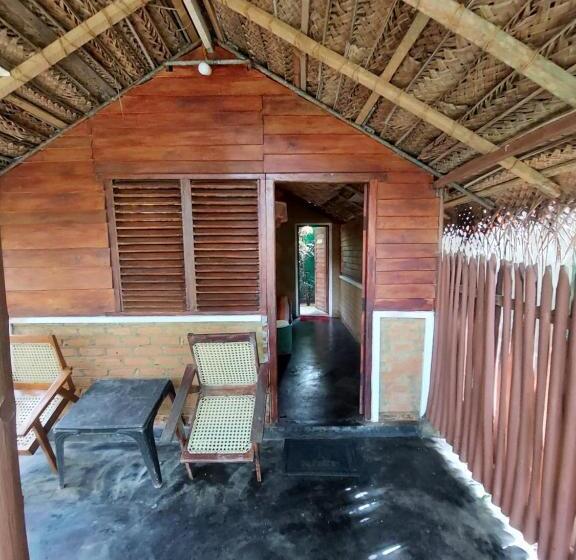 이코노미 룸, Inn On The Bay