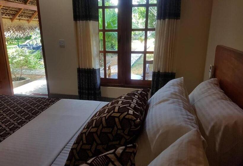 스탠다드 룸 킹사이즈 침대, Inn On The Bay