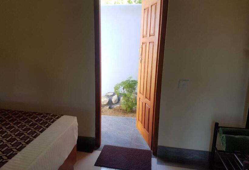 스탠다드 룸 킹사이즈 침대, Inn On The Bay